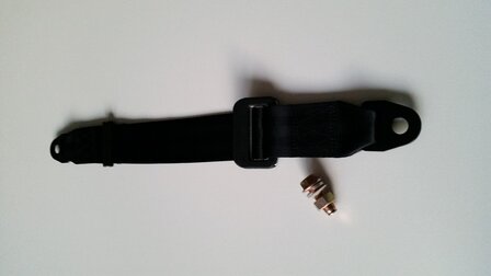 De universele schroefbare verstelbare gordelverlenger zwart