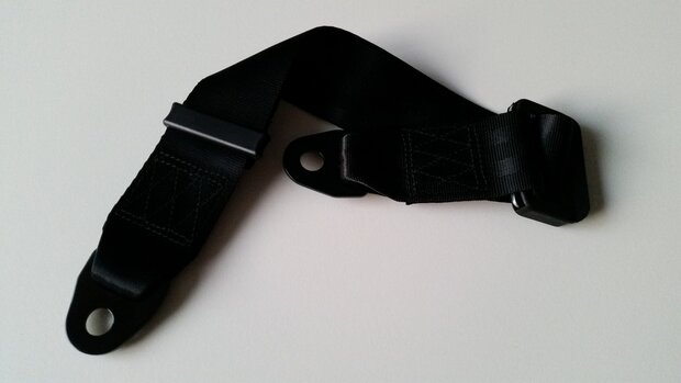 De universele schroefbare verstelbare gordelverlenger zwart